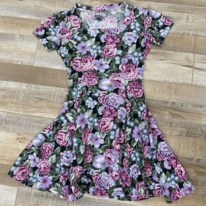 ⭐️ VINTAGE 90’s Babydoll Floral Printed Mini✨